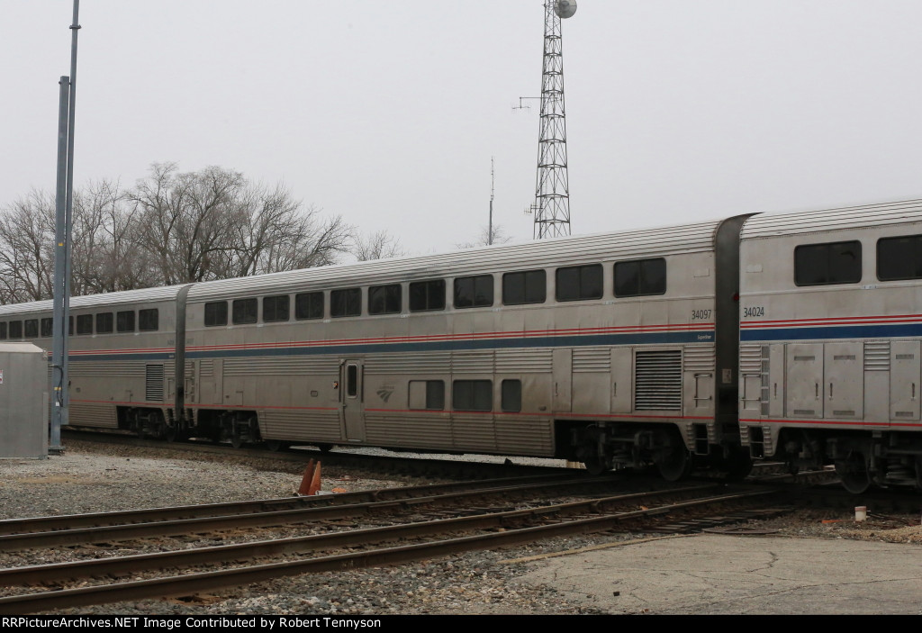 Amtrak 390 Northbound Saluki